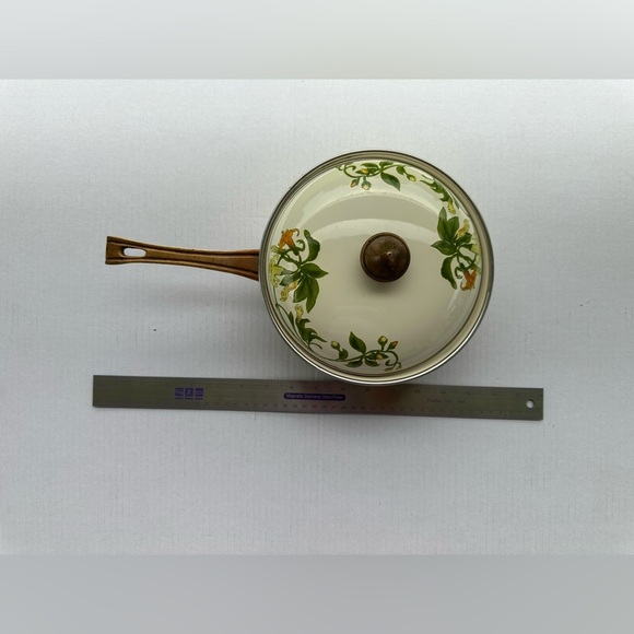 Floral Enamel Saucepan with Brass Handle - Picture 15 of 15